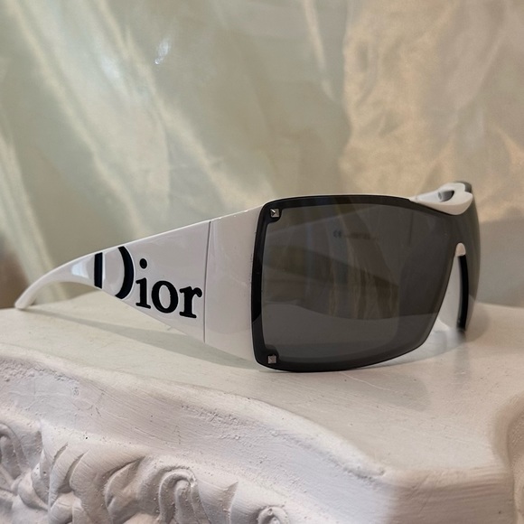 Christian Dior Overshine 2 Rare Vintage Y2K Sunglasses in White and Black - Picture 4 of 13